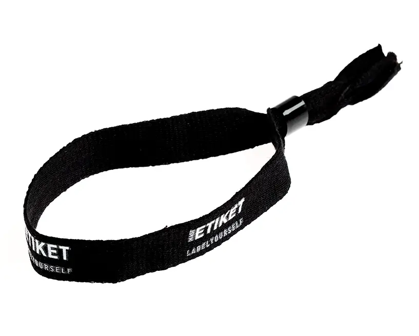 Sustainable festival wristbands made of organic cotton
